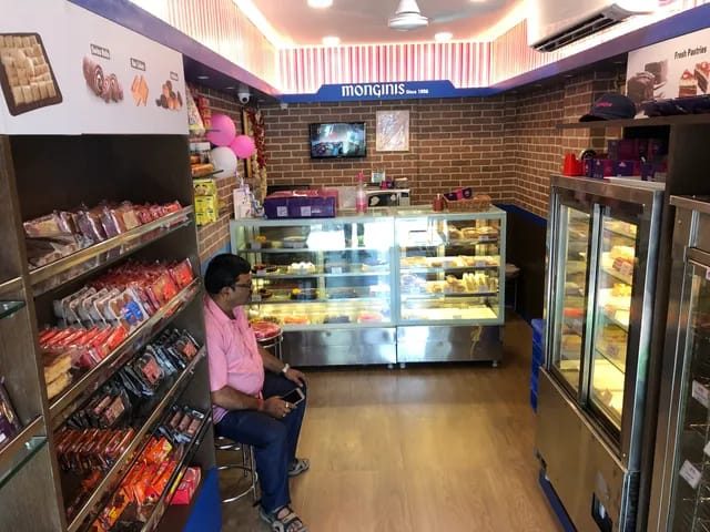 Actual Bakery and Cake Shop Interior Setup & Refrigerated Display